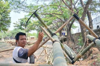 Panjat pinang dari bambu jadi primadona lomba HUT RI di Tangerang