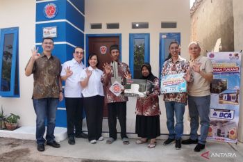 Indocement wujudkan rumah layak untuk tukang yang jalani profesi selama 51 tahun