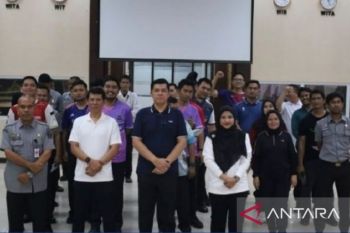 Semarakkan Hari Pengayoman ke-81, Kakanwil Kemenkum Riau buka Turnamen Tenis Meja dan Olahraga Tradisional