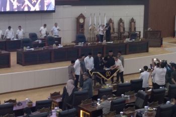 9 fraksi DPRD Banten sampaikan pendapat atas empat Raperda