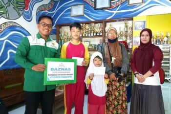 Baznas Singkawang bantu biaya pendidikan 33 siswa dan mahasiswa