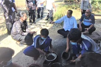 Wabup Magetan apresiasi siswa SMPN 2 Parang olah sampah jadi briket