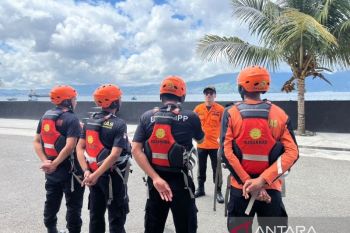 Basarnas Ambon kerahkan personel ke SBB cari nelayan tenggelam