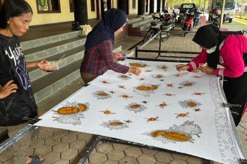 Canting menari, budaya Kutai Barat terpatri