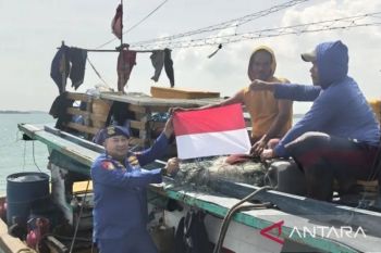 Satpolairud Bangka Selatan tanamkan nasionalisme kepada nelayan
