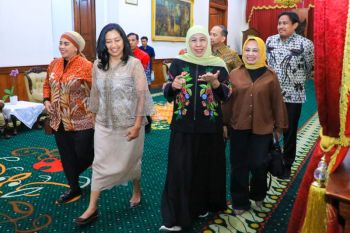 Khofifah dorong IKA Unair perkuat jejaring hingga global
