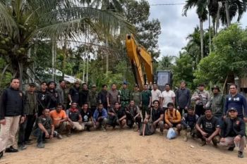 Tim gabungan amankan alat berat dan tiga diduga penambang emas ilegal di Aceh Jaya