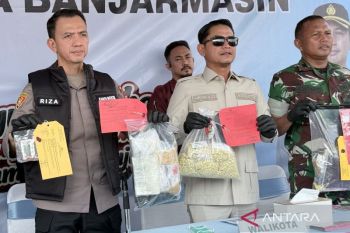 Polsek Banjarmasin Barat sita 5.179 pil ekstasi dari tiga tersangka