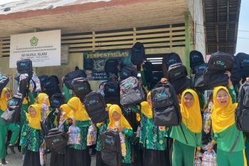 YBM PLN salurkan paket sekolah-nutrisi bagi siswa sambut HUT ke-81 RI