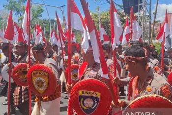 Puluhan tim meramaikan Pawai Kemerdekaan yang digelar Pemprov NTT