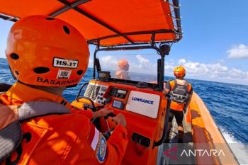 Tim SAR menyisir Selat Lombok hingga Nusa Penida mencari korban KMP Yasmin