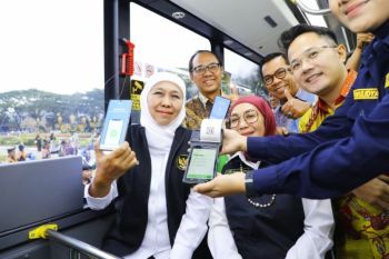 Khofifah gratiskan layanan Trans Jatim pada 17 Agustus 2026
