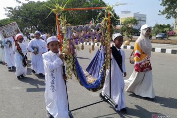 Pelajar Tapin tampilkan kreativitas di karnaval kemerdekaan