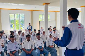 Astra Motor Kalbar perkuat edukasi keselamatan berkendara di SMKN 1 Pontianak