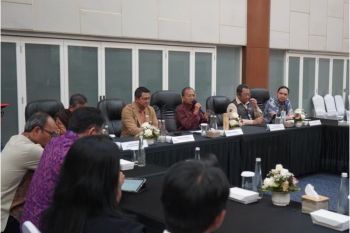 Gubernur Koster evaluasi peningkatan layanan Bandara Ngurah Rai