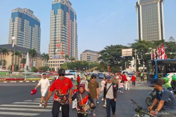Warga mulai padati kawasan Monas jelang Kirab HUT 81 RI