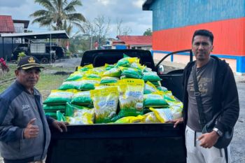 Bulog NTT menambah 10 ton beras untuk korban gempa Flores