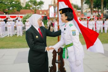 Khofifah beri pesan untuk 76 anggota Paskibraka Jatim
