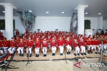 100 orang siswa SR tampil dalam upacara HUT RI di Istana Merdeka