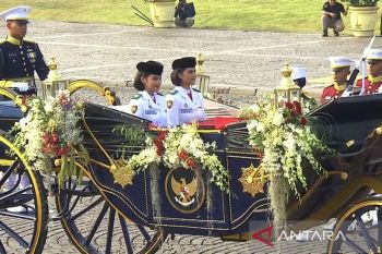 Kereta Garuda Prabayaksa bawa bendera dan teks proklamasi ke Istana