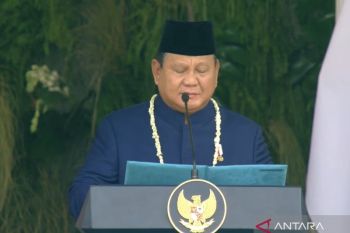 Presiden Prabowo bacakan Teks Proklamasi dalam upacara HUT ke-81 RI