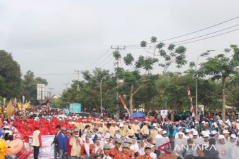 Seratusan komunitas ramaikan pawai pembangunan HUT ke-81 RI di Jambi
