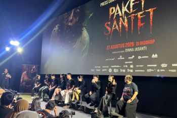 Film PAKET SANTET, Kisah masa lalu berubah teror mengerikan