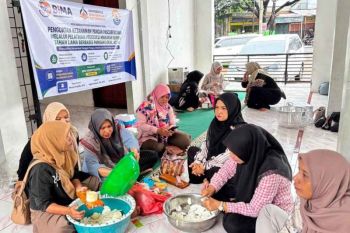 UBBG beri pendampingan masyarakat olah makanan kering tahan lama