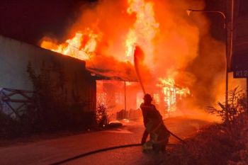 Disdamkarmat Kobar tangani dua kebakaran rumah dalam waktu 8 jam