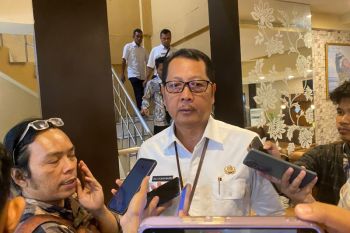 Pemkot Mataram mengumpulkan bantuan untuk bencana gempa NTT lewat sekolah-OPD