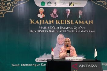 Pendakwah Oki Setiana Dewi ajak generasi muda NTB bijak bermedia sosial