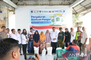Pemkot Bima menyalurkan bantuan pangan jaga kebutuhan pokok masyarakat