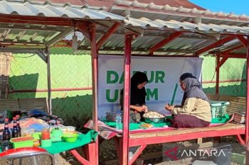 Baznas mendirikan dapur umum bantu korban bencana gempa bumi di NTT