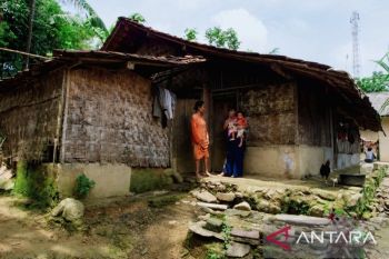 Pemkab Purwakarta baru bisa tangani 3.705 dari jumlah total 10.650 unit rutilahu