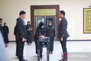Kemenkum Riau lantik PAW MPD Notaris Siak, perkuat pengawasan dan pembinaan Notaris