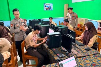 Polres Priok edukasi pelajar mengenai pemanfaatan kecerdasan buatan
