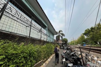 Lansia 80 tahun tewas terserempet kereta di Stasiun Tebet