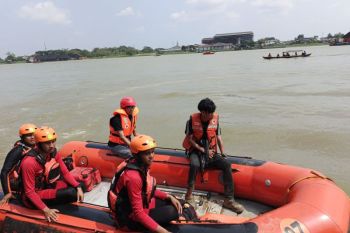 Tim SAR cari korban tenggelam di Sungai Musi
