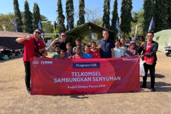 Telkomsel pulihkan jaringan komunikasi dan salurkan bantuan kemanusiaan di NTT
