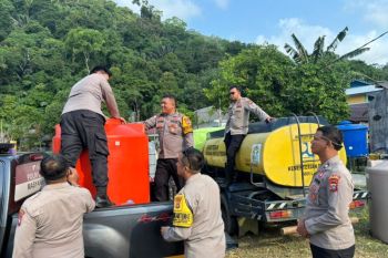 Polres Anambas salurkan 4 ton air untuk 200 warga