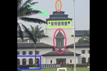 Siapa pernah naik ke atas Gedung Sate?