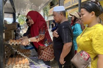 Disperindag Batam keliling jual sembako penuhi kebutuhan warga