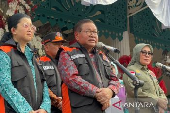 Wagub minta pedagang masuk ke dalam Pasar Induk Kramat Jati