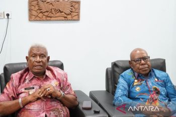 Pemkab Mimika  evakuasi nakes dan guru dari Distrik Jila
