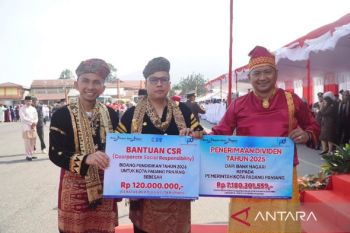 Bank Nagari salurkan CSR pendidikan Rp120 Juta, dividen untuk Padang Panjang capai Rp7,18 Miliar