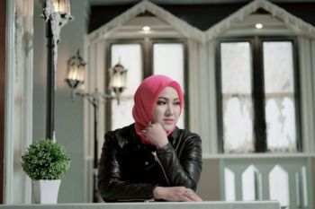 Mengenal Liza Tania, Penyanyi Minang yang baru rilis singel lagu digital