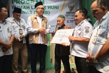 Wujud manfaat zakat, Baznas Tangerang salurkan bantuan rumah layak huni