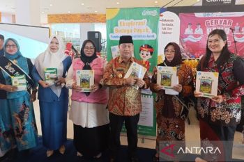 Bupati Kotim dukung pengenalan budaya sejak dini lewat buku