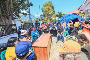 Gubernur NTB Iqbal lanjutkan aksi kemanusiaan temui korban gempa NTT
