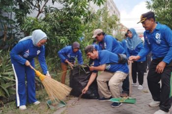 Demokrat Surabaya gelar Gerakan Langit Biru di Benowo